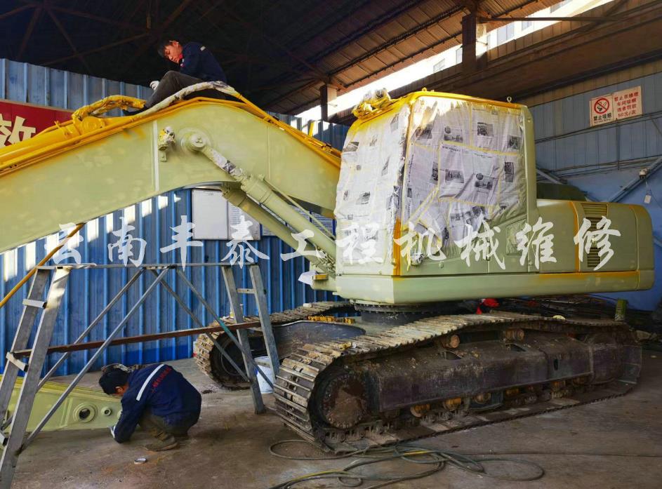 解讀挖掘機(jī)維修中的典型問題：如何應(yīng)對(duì)潤滑系統(tǒng)故障？